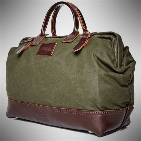 best men's weekender bag 2023.